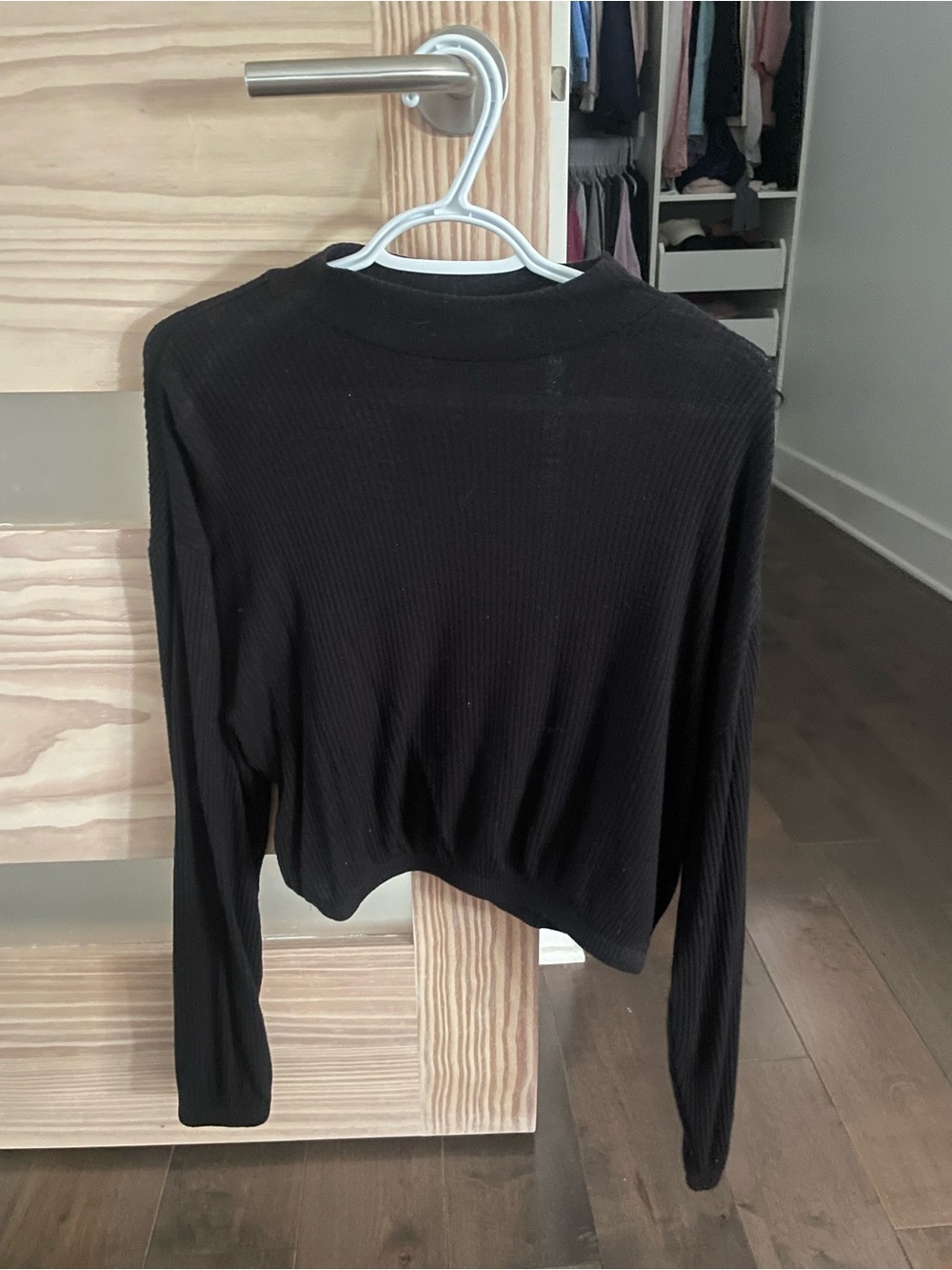Garage Black Long-Sleeve Ribbed Women’s Top - small
